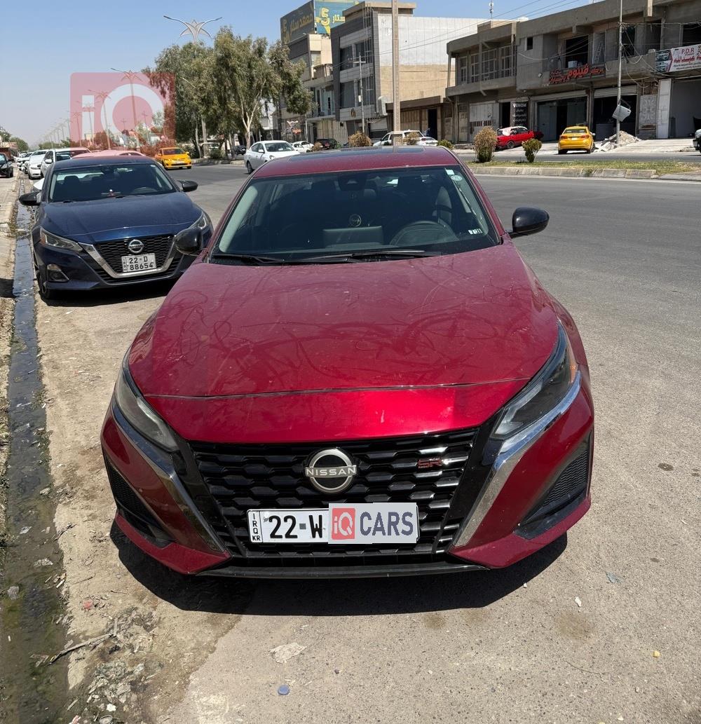 نيسان ألتيما